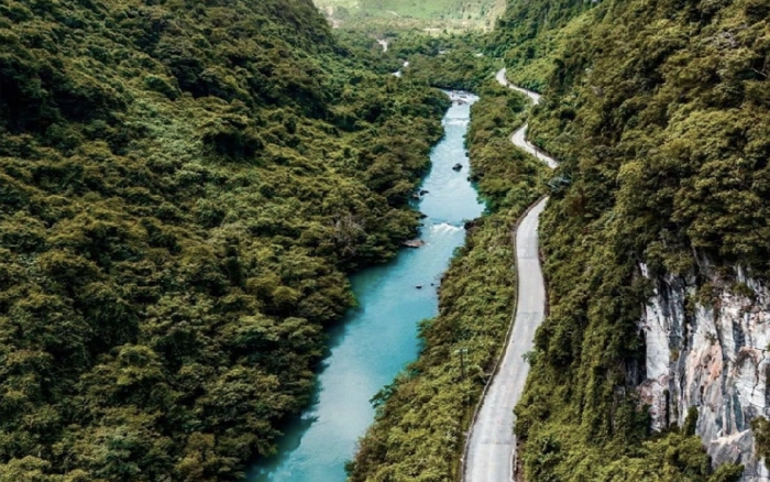 Time Out เสนอชื่อ Ho Chi Minh Trail ให้เป็นหนึ่งใน 7 อันดับการเดินทางบนท้องถนนของเอเชีย