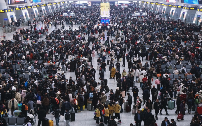 จีนเปิดฉากฤดูกาลเดินทางตรุษจีน คาดมีการเดินทางรวม 9.5 พันล้านเที่ยว ตลอดวันหยุดยาว 9 วัน