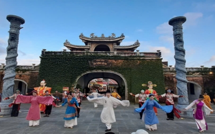 เทศกาลแสงสีดึงดูดนักท่องเที่ยวให้มาเยือนฮอยอัน