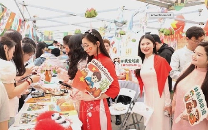 นักเรียนชาวเวียดนามสร้างความประทับใจในเทศกาลวัฒนธรรมโลกในกรุงปักกิ่ง
