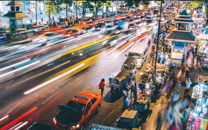 สื่อนอกมอง เศรษฐกิจไทยเข้าภาวะฝืดเรื้อรัง แก้ปัญหาแบบขอไปที เสี่ยงตามหลังชาติอื่นตลอดไป