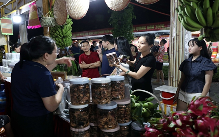 เทศกาลเชื่อมโยงผลผลิตทางการเกษตร ผลิตภัณฑ์ OCOP งานฝีมือแบบดั้งเดิมกับการพัฒนาการท่องเที่ยว