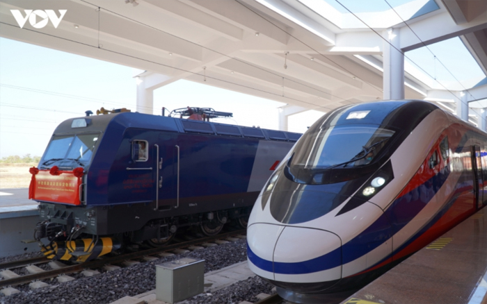 เปิดตัวเส้นทางรถไฟที่แล่นช้าผ่านลาว จีน และเวียดนาม