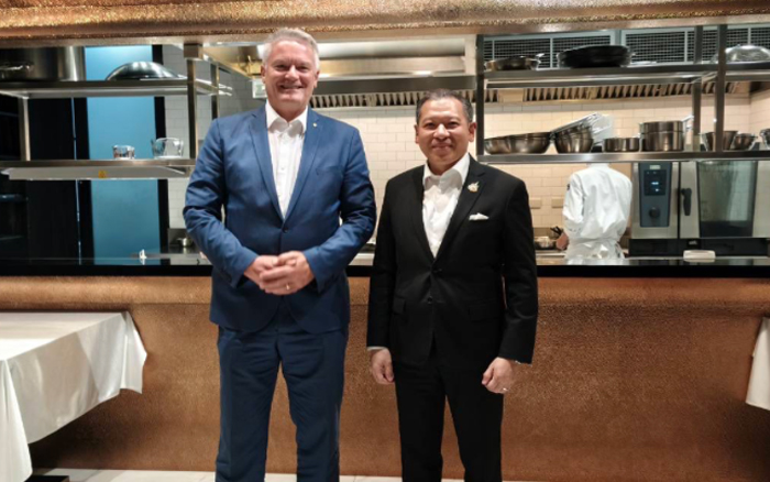 ผู้ช่วยรัฐมนตรีประจำกระทรวงการต่างประเทศเป็นเจ้าภาพเลี้ยงอาหารค่ำแก่เลขาธิการ OECD
