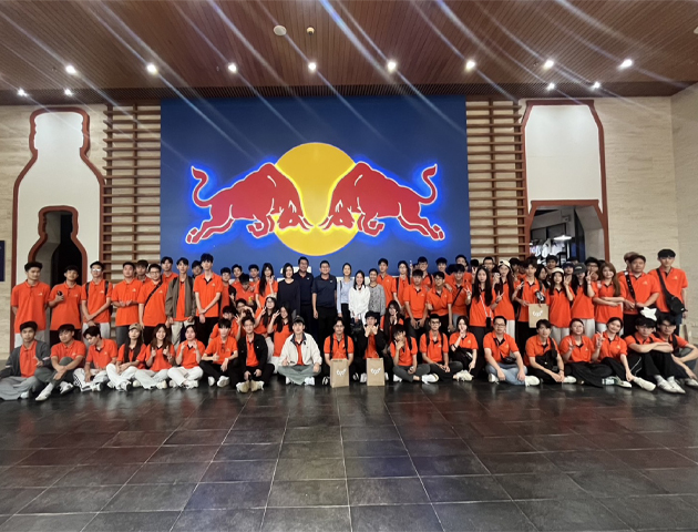 สมาคมฯ นำคณะนักศึกษา FPT University เข้าเยี่ยมชมดูงาน