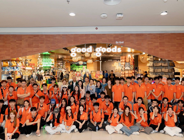 สมาคมมิตรภาพไทย-เวียดนาม นำนักศึกษา FPT University ศึกษาดูงาน Central Group