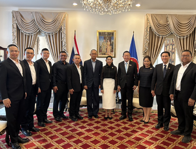 นายกสมาคมมิตรภาพไทย-เวียดนามและเลขาธิการ เข้าพบเอกอัครราชทูต ณ กรุงฮานอย และกงสุลใหญ่ ณ นครโฮจิมินห์